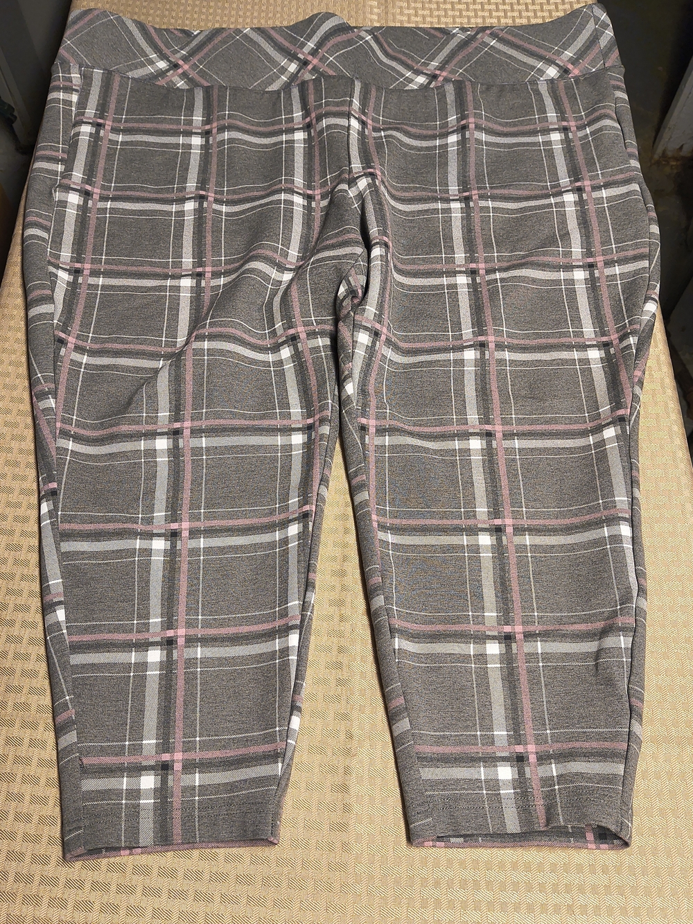 Torrid Gray And Pink Plaid Pixie Leggings